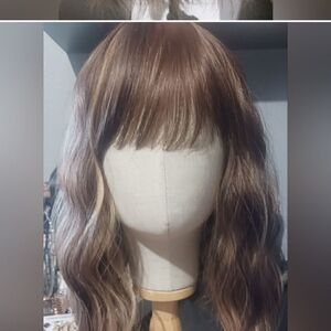 14" Short Brown Wavy Synthetic Wig with Blonde Highlights.